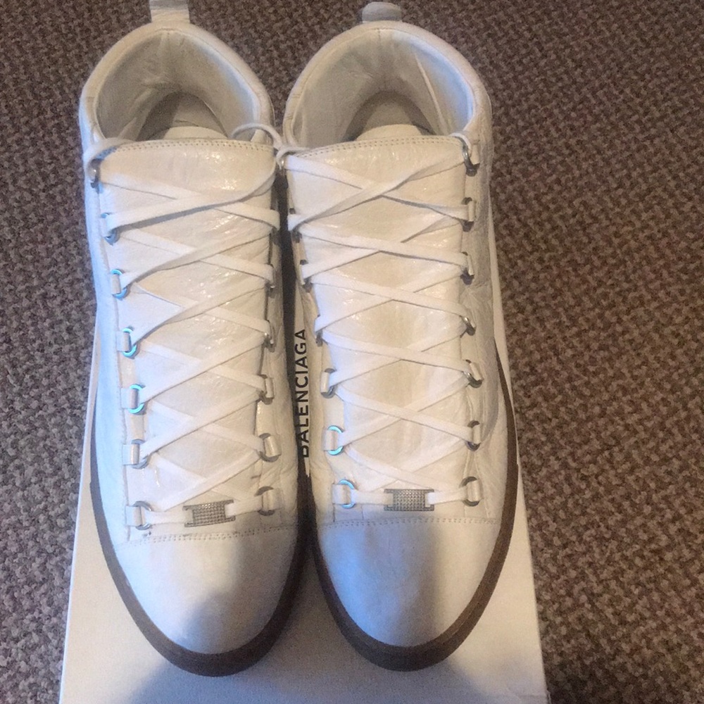 White balenciaga arena